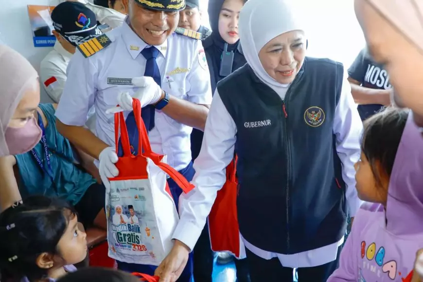 Gubernur Khofifah Berangkatkan Kapal Mudik Gratis Menuju Raas dan Sapudi