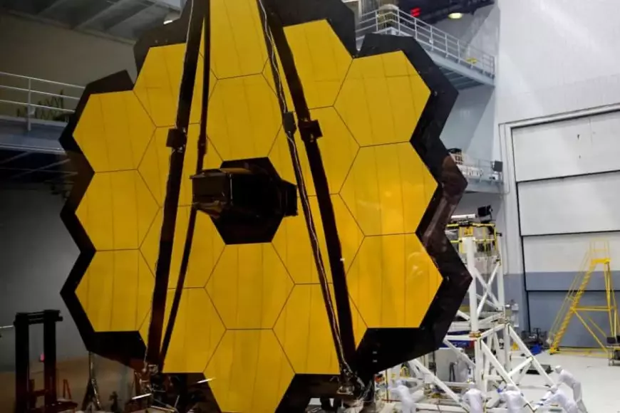 Bulan dan Bumi Aman dari Asteroid 2024 YR4