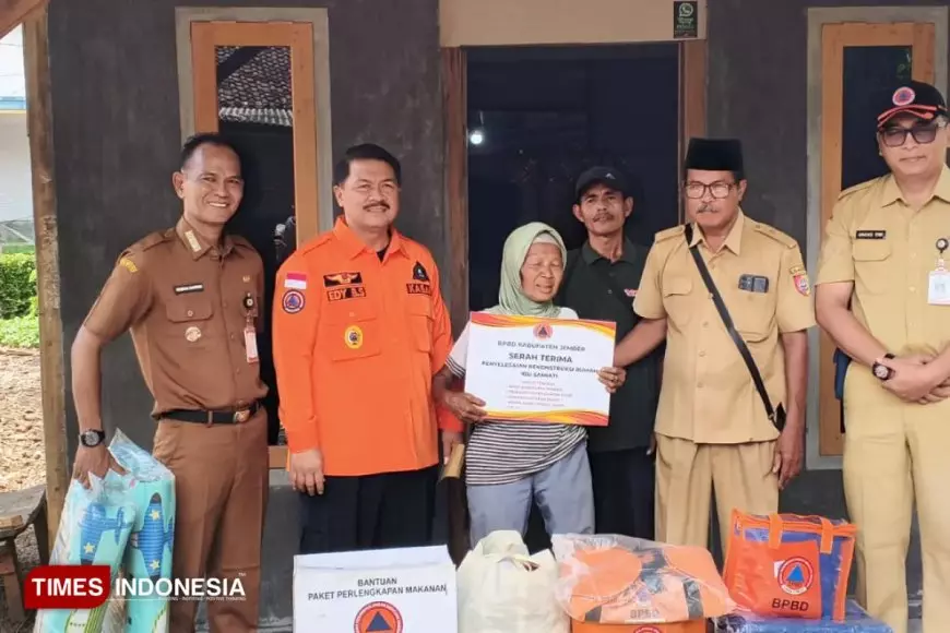 BPBD Jember hingga Relawan Bangun Rumah Janda di Panti yang Roboh Akibat Angin Kencang