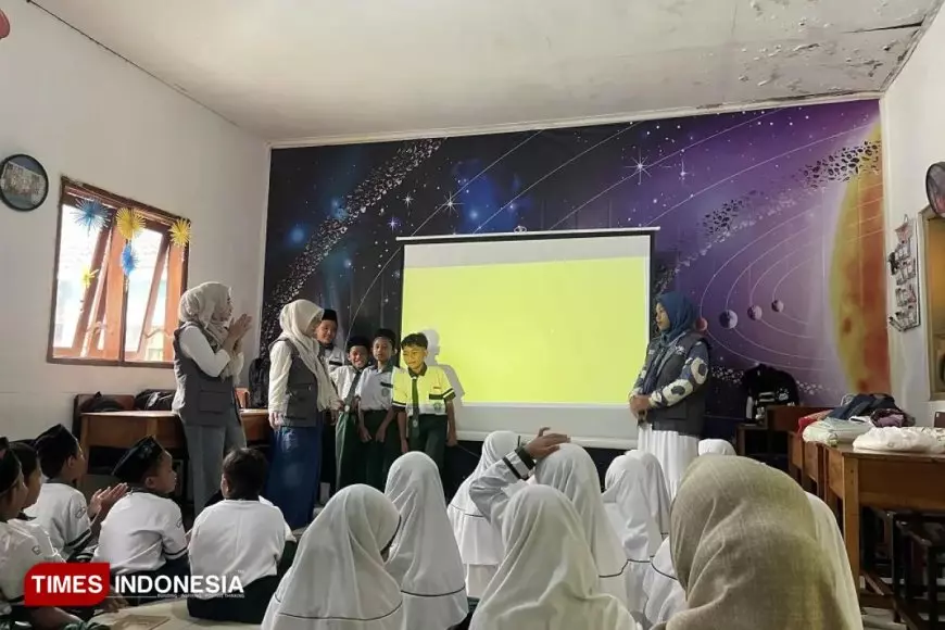 Cerdas Berteknologi Sejak Dini: KSM 57 UNISMA Tanamkan Budaya Gadget Hebat untuk Anak Hebat
