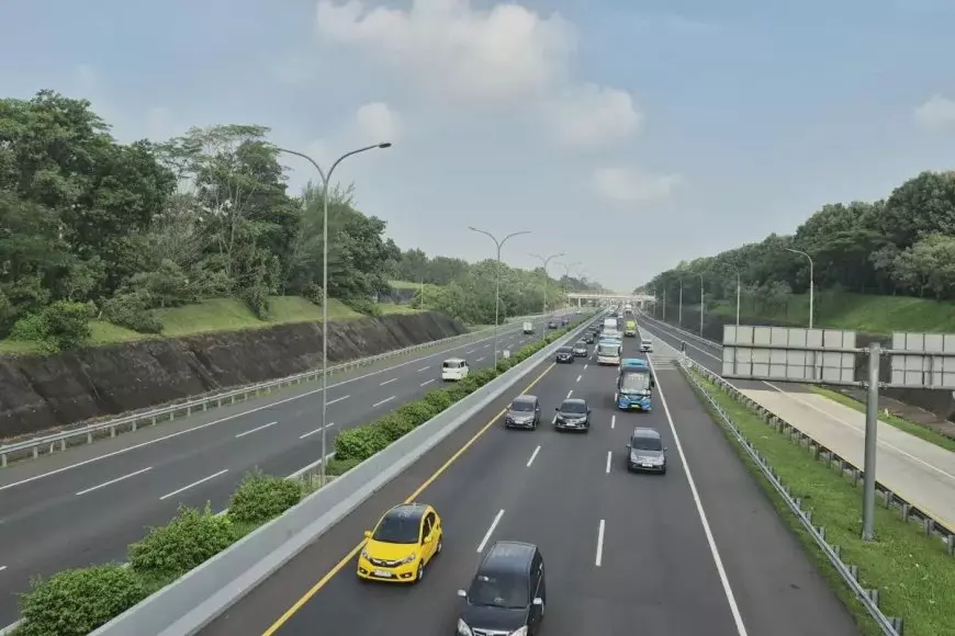 H-4 Lebaran 2026 Tol Cipali Padat, One Way Diberlakukan dari Cikampek hingga Semarang