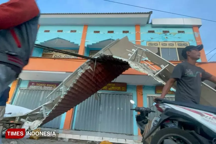 Atap Pasar Ploso Jombang Ambruk, Proyek Baru Rp3,9 Miliar Disorot