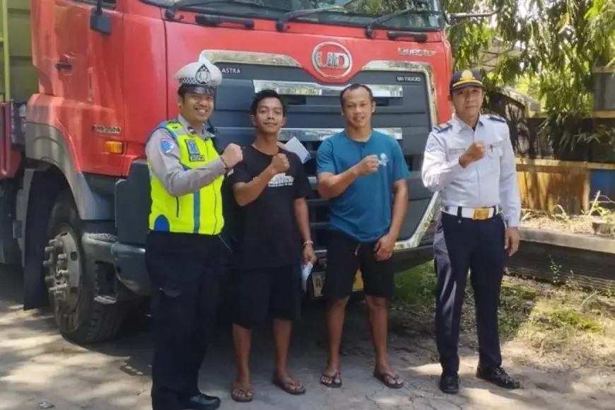 Lebaran 2026 di Pacitan Lancar, Sopir Truk dan Pemudik Kompak Puji Pengamanan