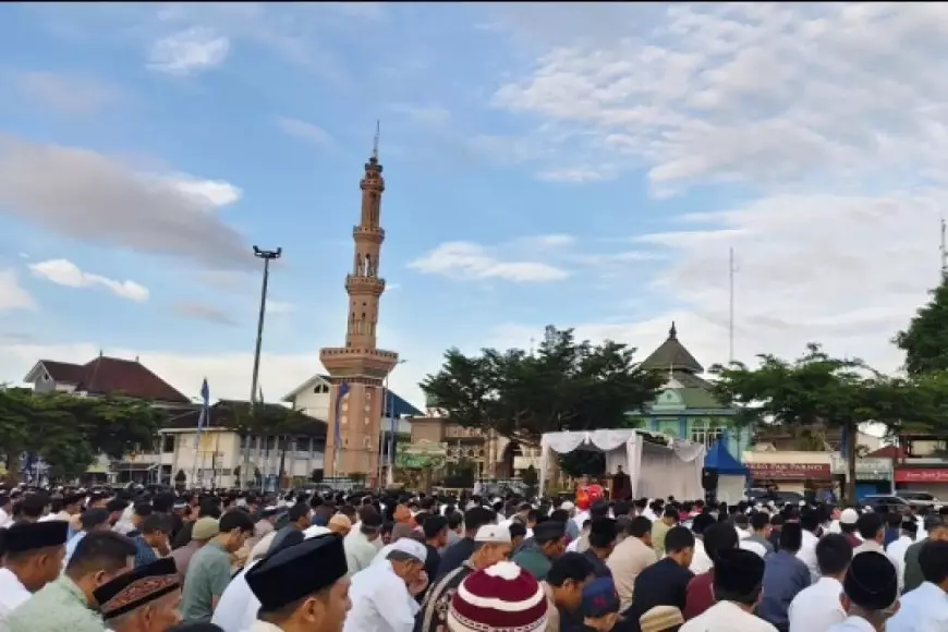 Ribuan Jemaah Muhammadiyah Laksanakan Sholat Idul Fitri 1447 H di Alun - alun Banjarnegara